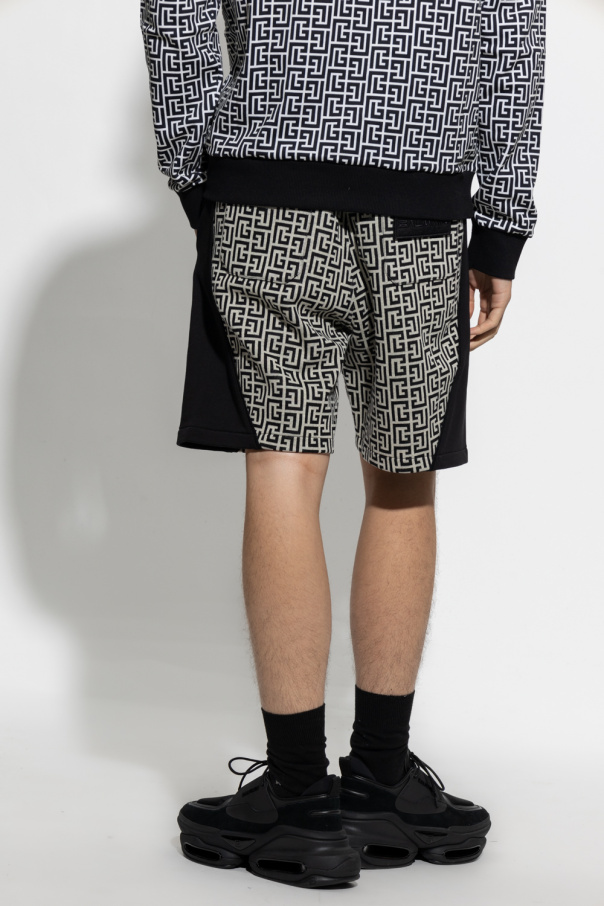 【送料&関税込】Balmain Shorts 17175820_36597061_1000.jpg